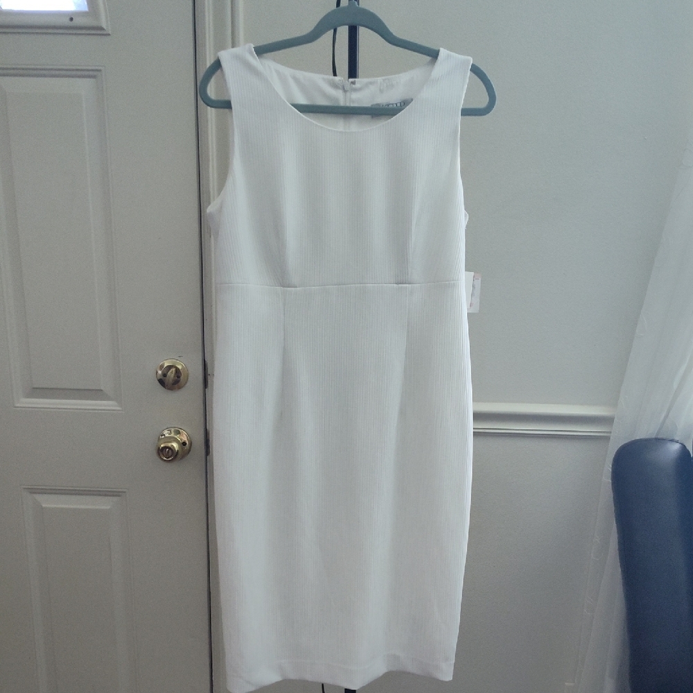 Kasper White Midi Dress with Timeless Elegance